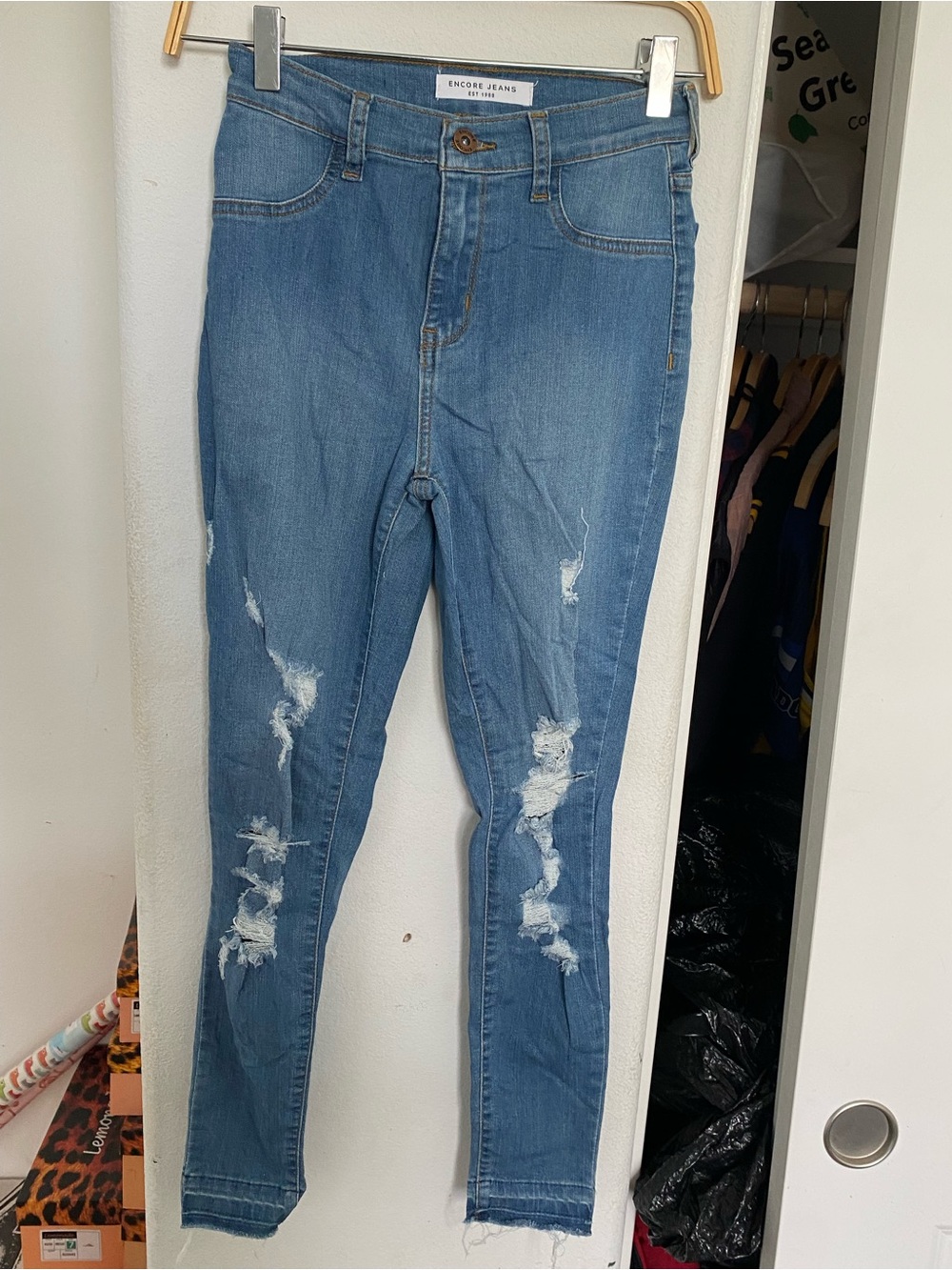 Encore Jeans Women’s Mid Rise Junior Blue Color Rip Skinny Jeans Size